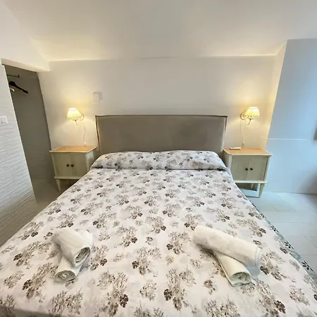 Antica Maisonette S Giovanni Centro Storico דירה