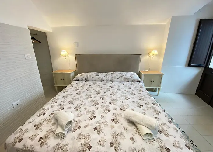 Antica Maisonette S Giovanni Centro Storico דירה